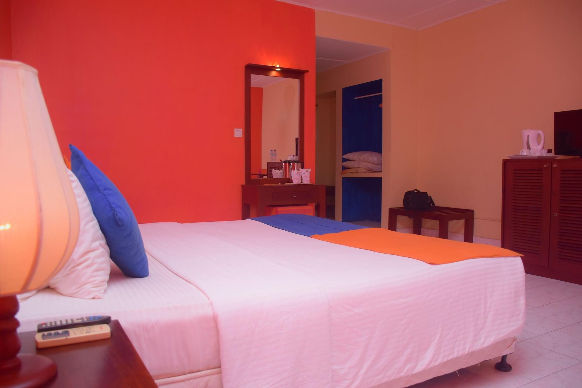 Ratnaloka Tour Inns Ратнапура Екстериор снимка