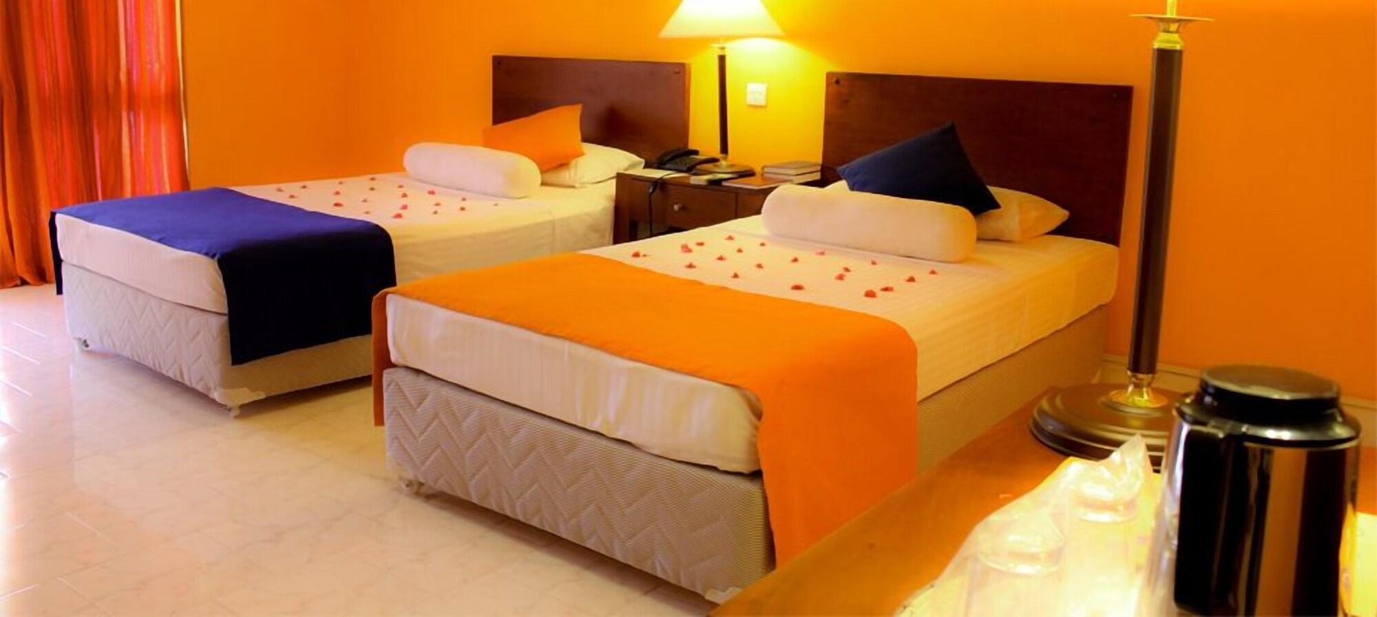 Ratnaloka Tour Inns Ратнапура Екстериор снимка